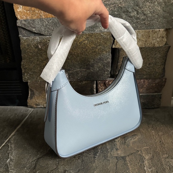 NWT Michael Kors Wilma Medium Leather Shoulder Bag - Picture 7 of 16